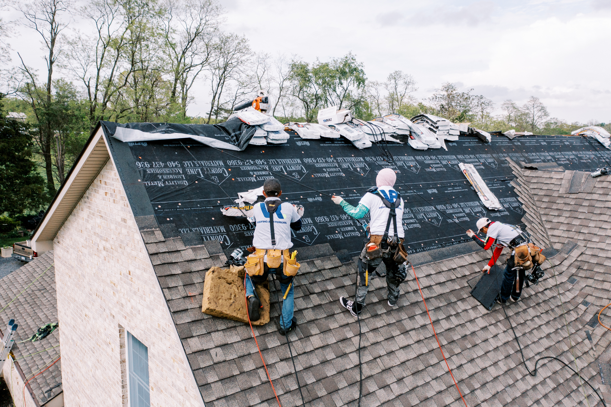 Emergency Roof Repair Services in Glenwood Hills