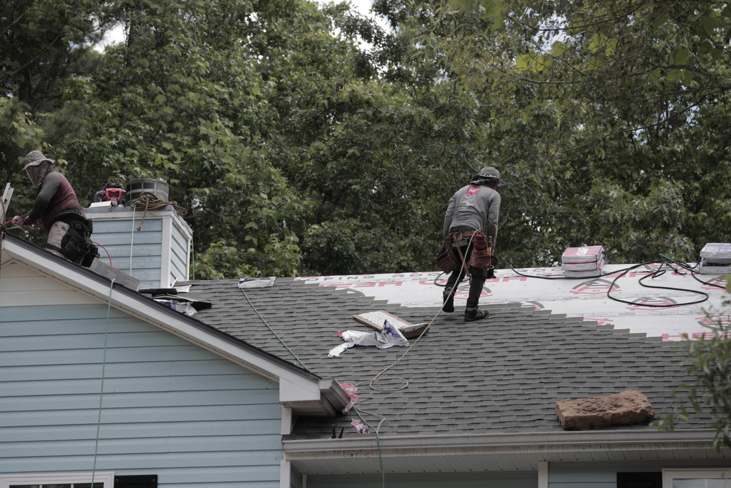 When Should You Choose Roof Repair Instead of Roof Replacement