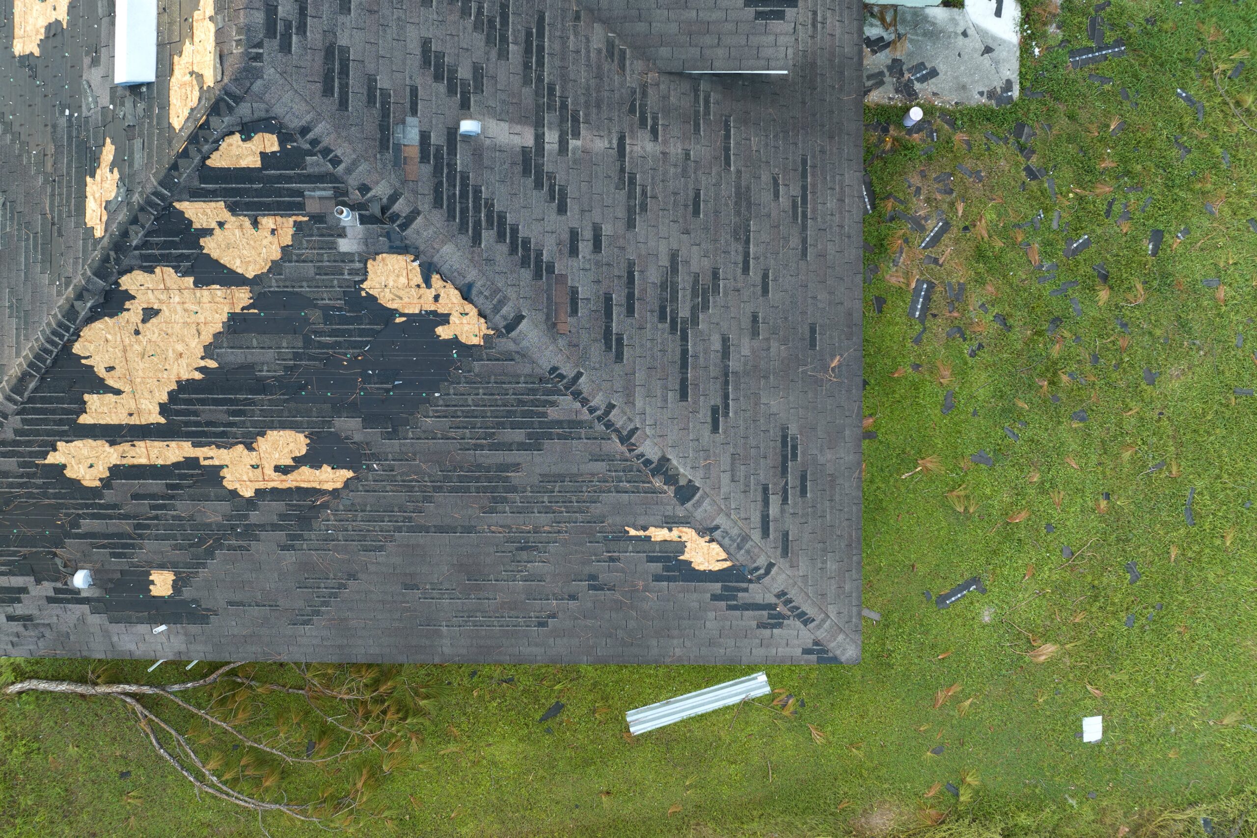 How Much Wind Causes Roof Damage? What Every Homeowner Needs to Know After a Storm